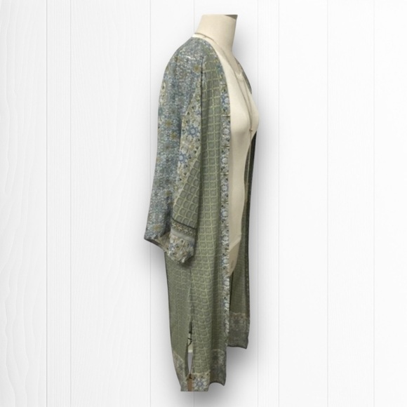 Chelsea & Violet  Floral Print Kimono, Size Small - Picture 1 of 8